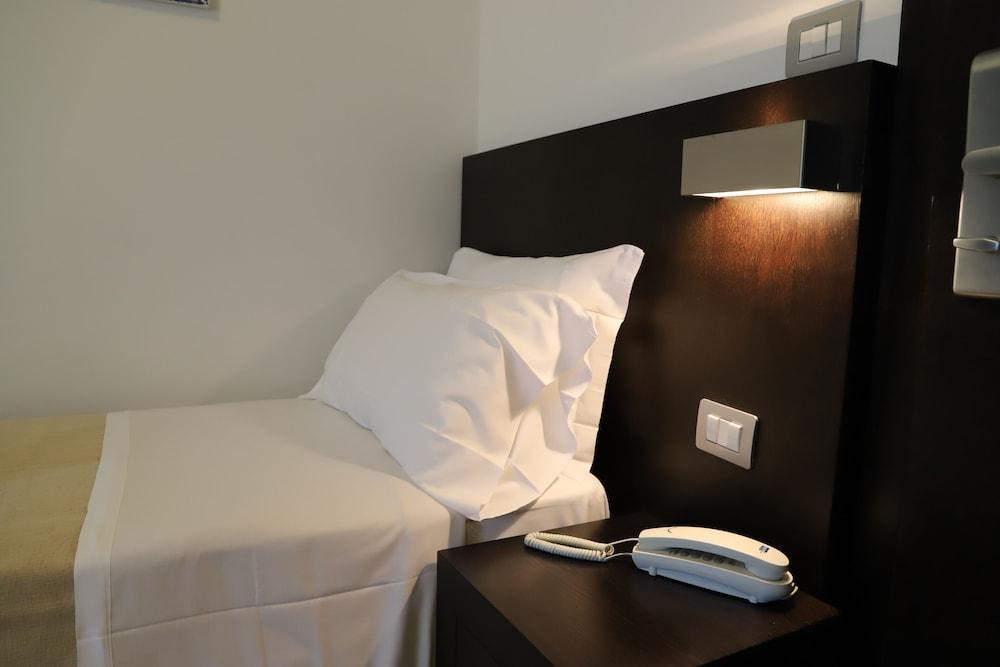 Albergo Cantiani Ancona Bagian luar foto