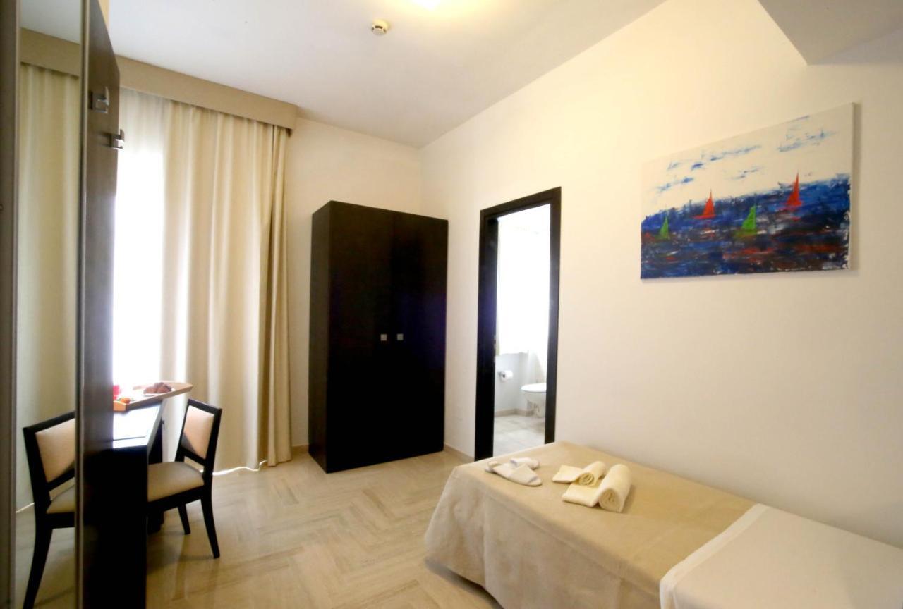 Albergo Cantiani Ancona Bagian luar foto
