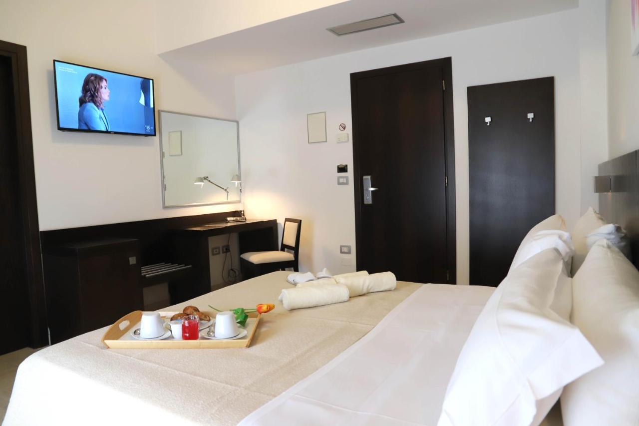 Albergo Cantiani Ancona Bagian luar foto